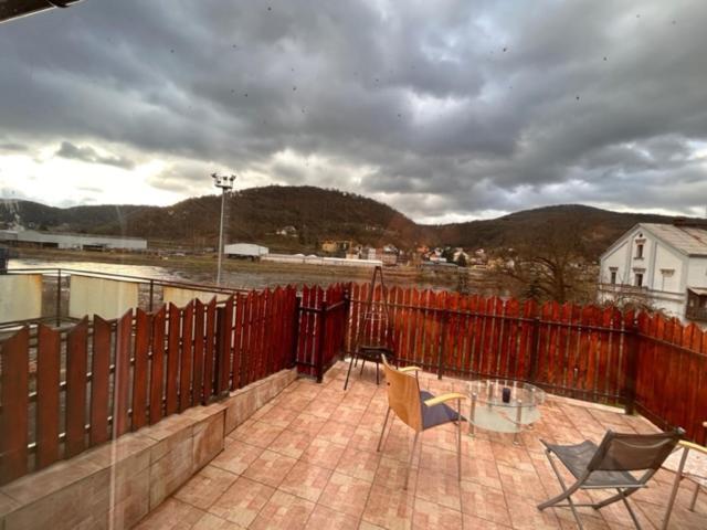 Ústí nad Labem Ruzovaubytovani מראה חיצוני תמונה